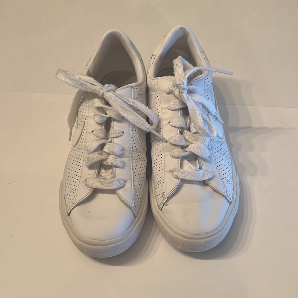 Nike BRS women’s shoes. - Picture 2 of 7